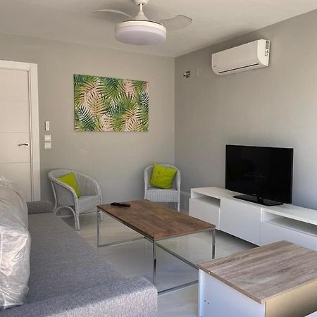 Seafront Recently Renovated Apartments 베날마데나코스타 외부 사진