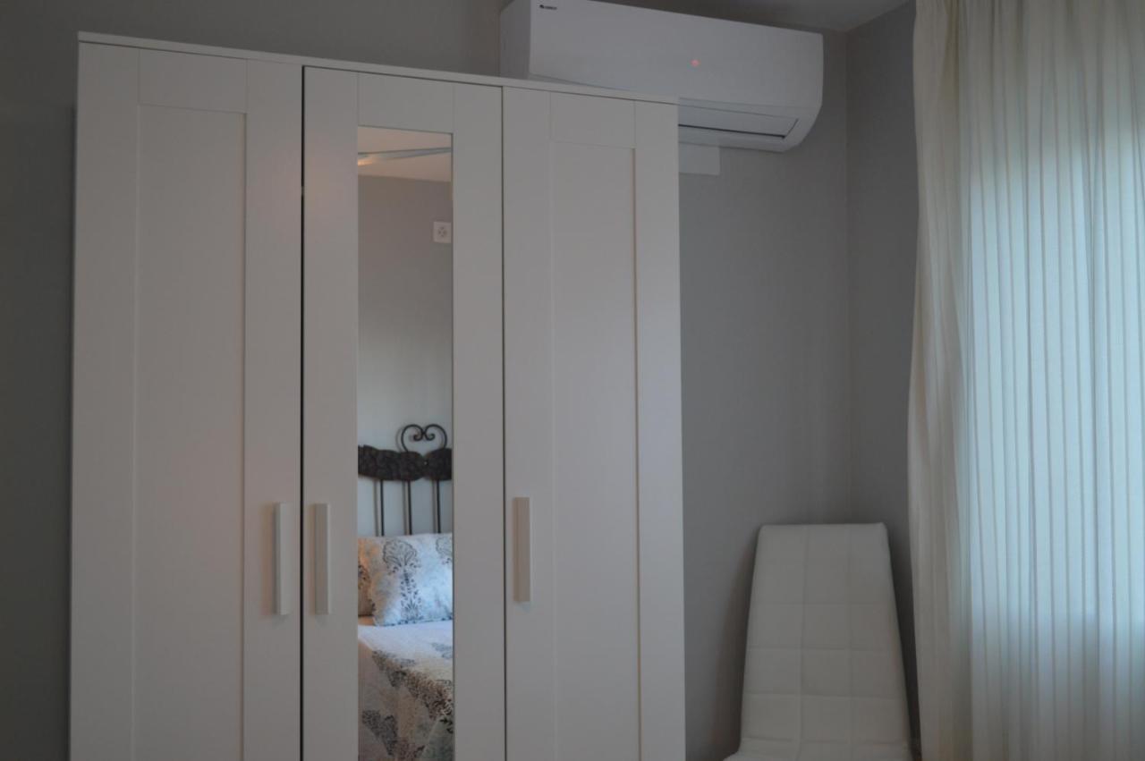 Seafront Recently Renovated Apartments 베날마데나코스타 외부 사진
