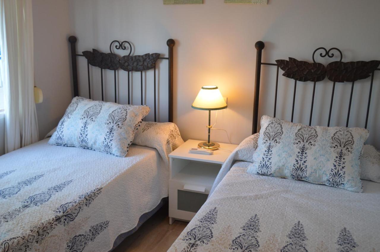 Seafront Recently Renovated Apartments 베날마데나코스타 외부 사진
