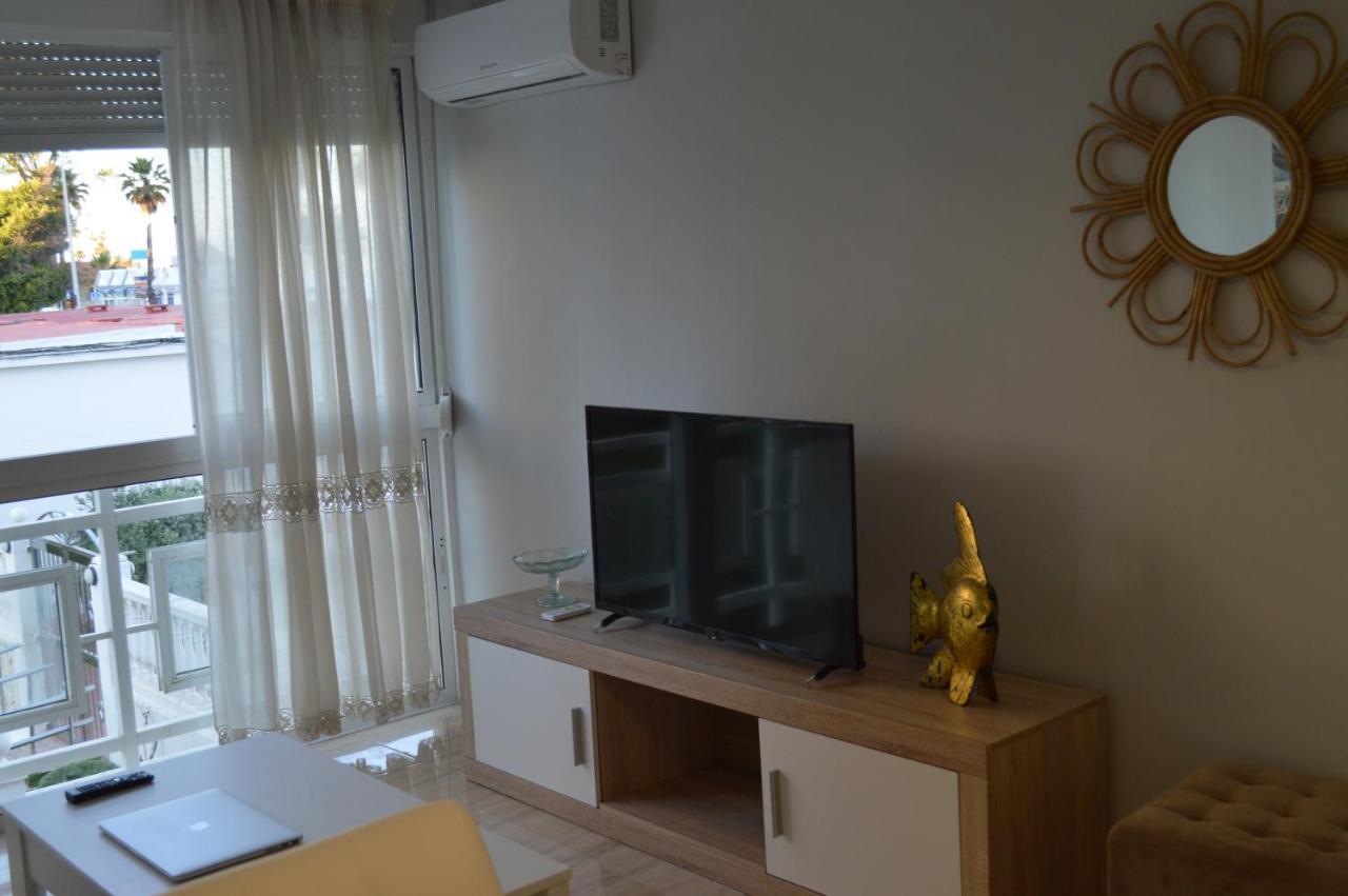 Seafront Recently Renovated Apartments 베날마데나코스타 외부 사진