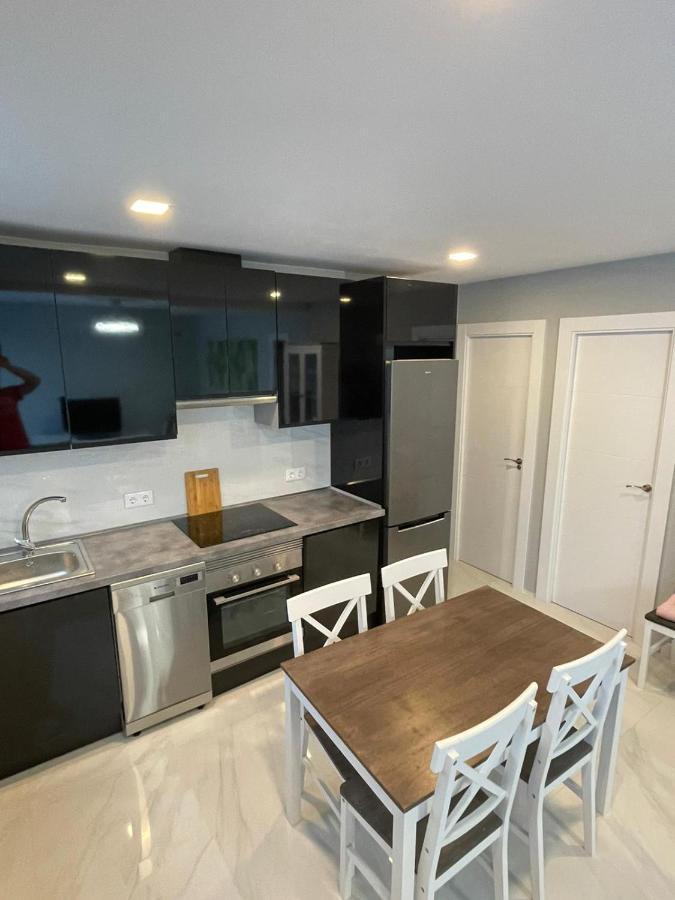 Seafront Recently Renovated Apartments 베날마데나코스타 외부 사진