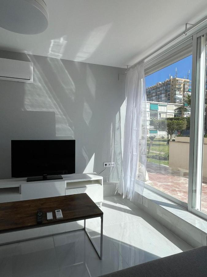 Seafront Recently Renovated Apartments 베날마데나코스타 외부 사진