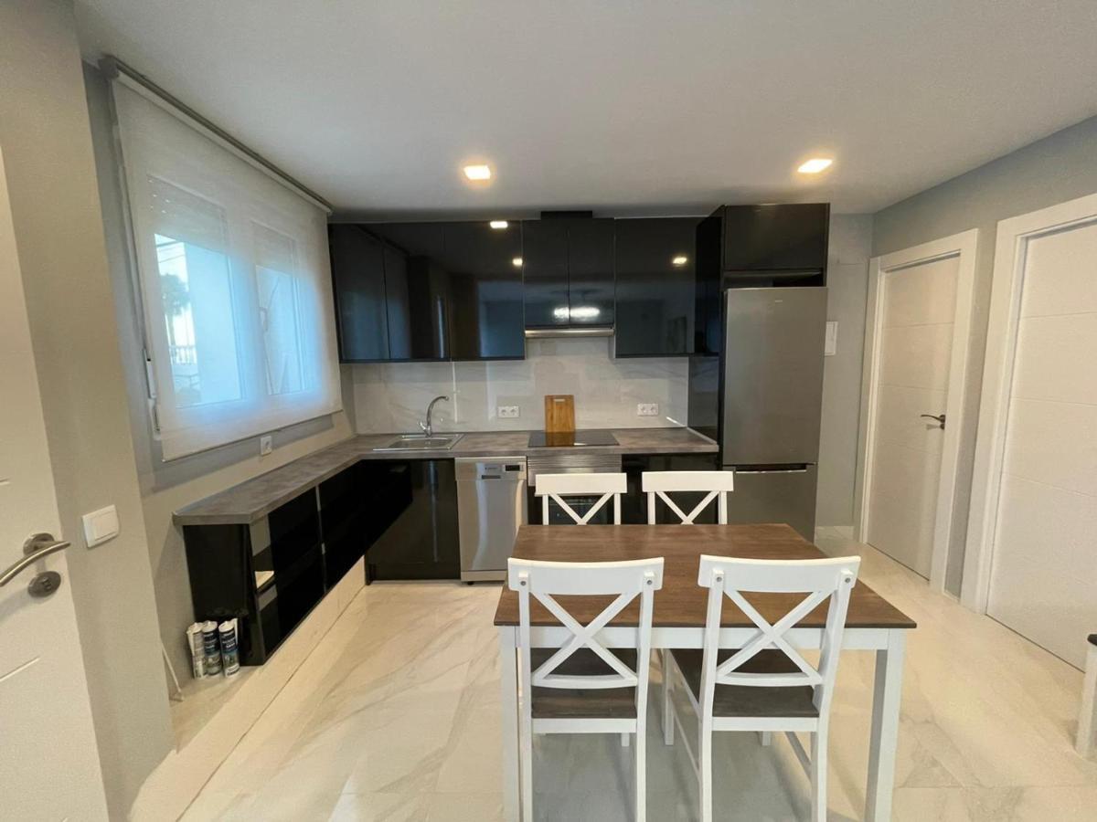 Seafront Recently Renovated Apartments 베날마데나코스타 외부 사진