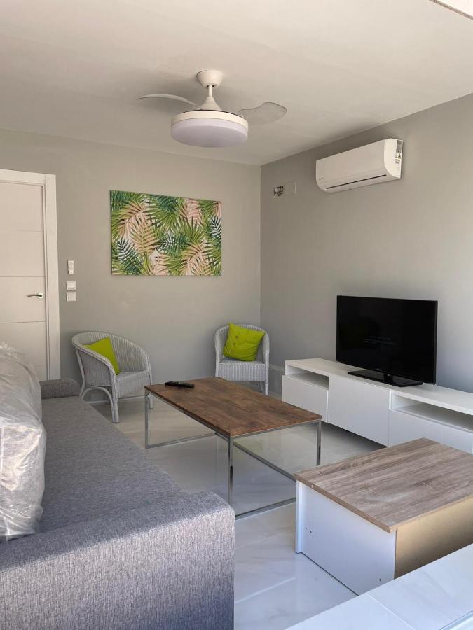 Seafront Recently Renovated Apartments 베날마데나코스타 외부 사진