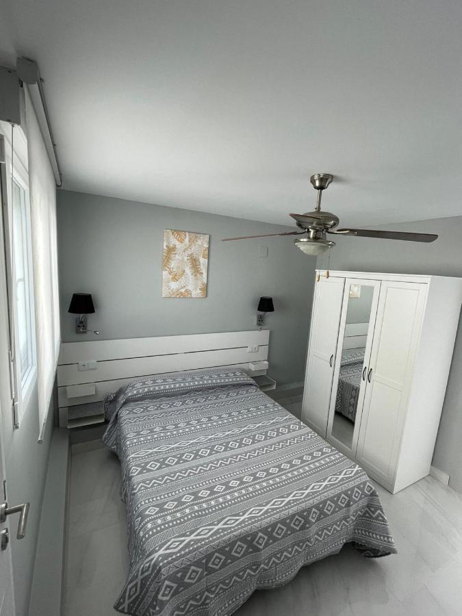 Seafront Recently Renovated Apartments 베날마데나코스타 외부 사진