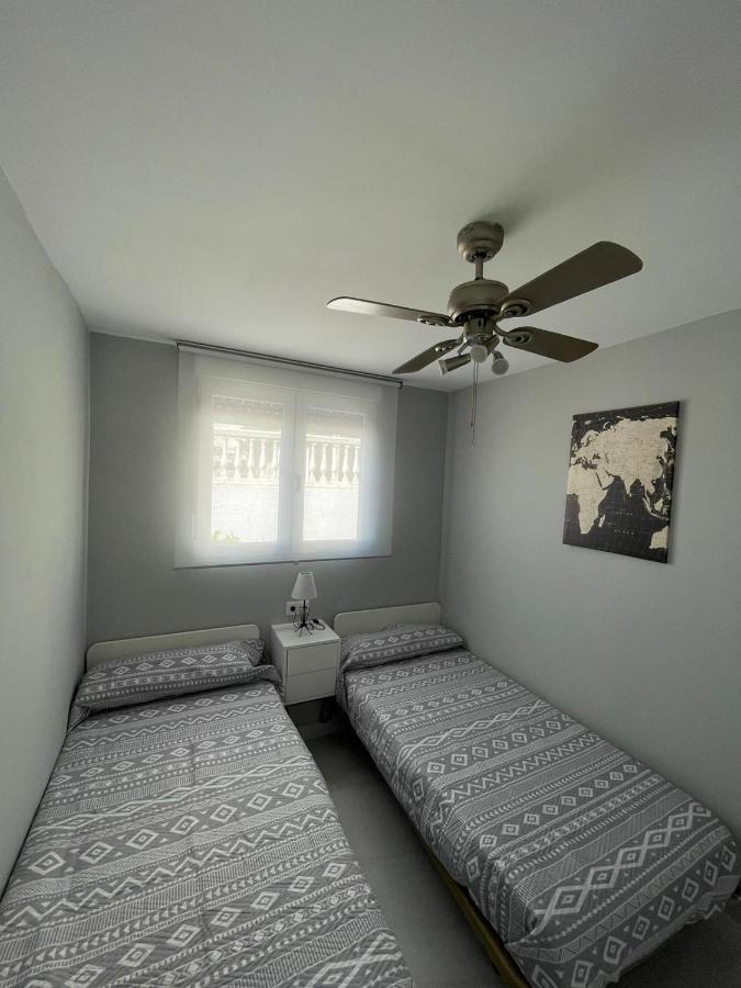 Seafront Recently Renovated Apartments 베날마데나코스타 외부 사진